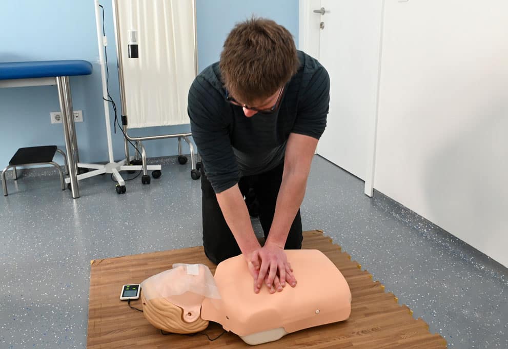 First aid courses for employees